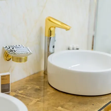 Fiscardonna Luxury פיסקרדו